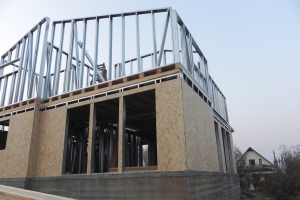 Case pe structura metalica